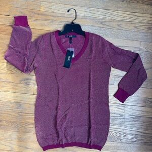 NEW BCBG Paris Beet Red Gold Metallic V Neck Lightweight Sweater Size Medium NWT